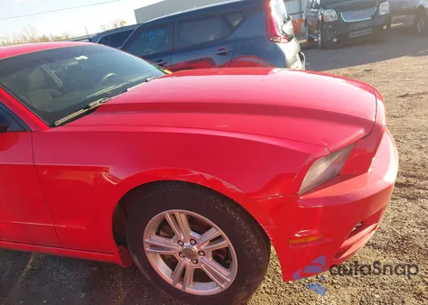 2014 Ford Mustang V6 из США, поврежденный, VIN 1ZVBP8AM4E5229230